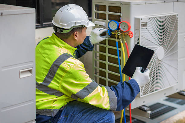 Professional Hvac technician working in Alpine, UT
